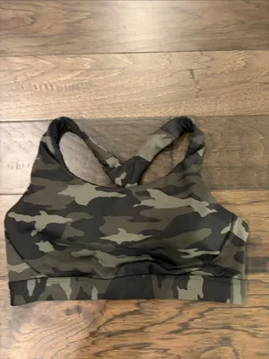 Athleta Ultimate Camo Print Sports Bra Sz M Green Size M thumbnail 3