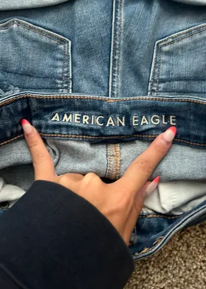 American Eagle Size 0 Jean Shorts thumbnail 3