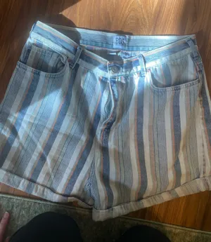 Mom High Tise Striped Shorts Urban Outfiters thumbnail 1