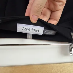 Calvin Klein Black Pencil‎ Skirt Size 8 Office Career Minimalist Capsule Classic thumbnail 6