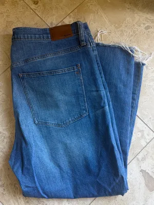 Madewell Medium Blue Straight-Leg Jeans with Raw Hem thumbnail 2
