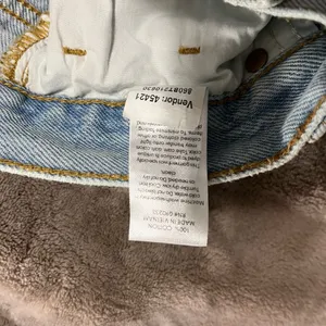 PACSUN Dad Jean Light Wash Denim Distressed Button Fly Women’s 26x29 EUC thumbnail 6