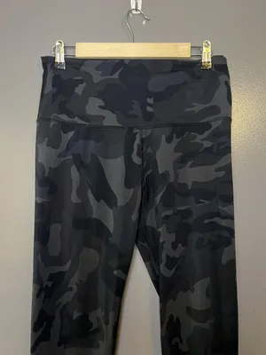 Lululemon Leggings Womens Medium Black Camo High Rise Ankle Yoga Pants Athletic thumbnail 6