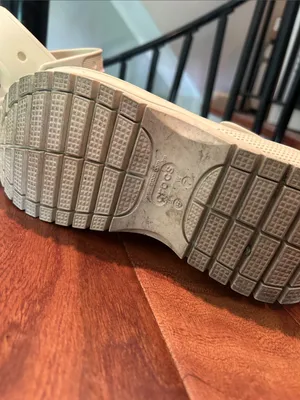 Crocs Women’s Mega Crush Sandal Bone Size 7 thumbnail 9