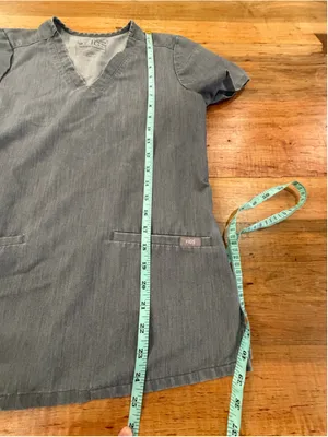 FIGS Casma Scrub Top XXS Grey Heather V-Neck Technical Collection Short Sleeve thumbnail 10