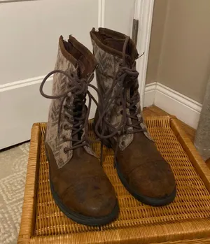 Roxy Lace Up Boots thumbnail 2