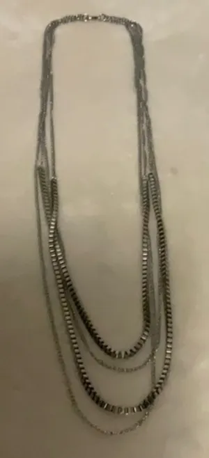 Necklace thumbnail 1