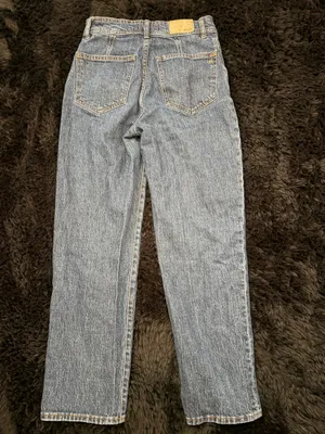 Madewell Straight-Leg Women's Jeans in Medium Blue Wash thumbnail 2