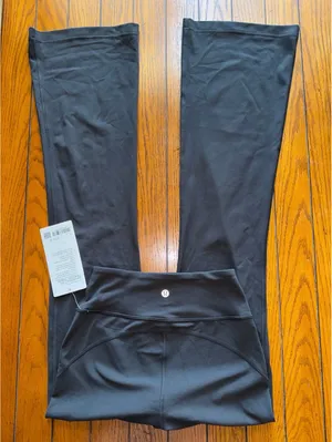 Lululemon Groove NULU Flared Pant High Rise 32.5” Regular, Black Size 4 NWT thumbnail 1