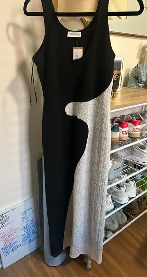 Vestique Dress thumbnail 2