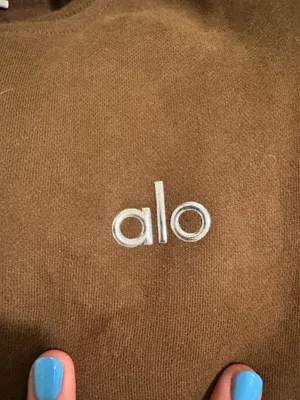 Alo Yoga thumbnail 8