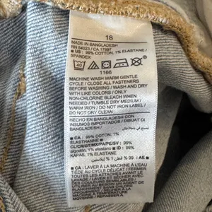 Old Navy Higher High-Rise Flare Jeans Light‎ Wash Raw Hem Cotton Stretch 18 Y2K thumbnail 3