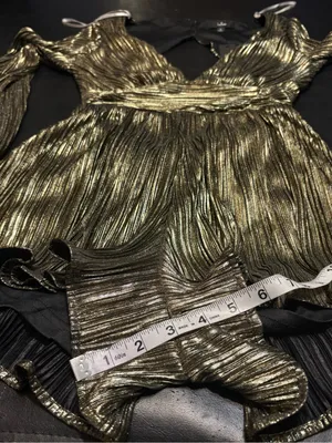 Lulu's Metallic Gold Plisse Long Sleeve Backless Romper size Small NWT thumbnail 16