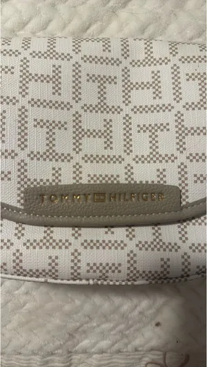 Tommy Hilfiger Purse thumbnail 3
