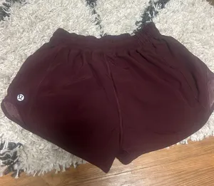 Lululemon Hotty Hot Low-Rise Lined Short 2.5 thumbnail 1