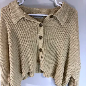 Urban Outfitters Oversized Cropped Cardigan Tan‎ Beige Ribbed Knit Sweater Small thumbnail 10