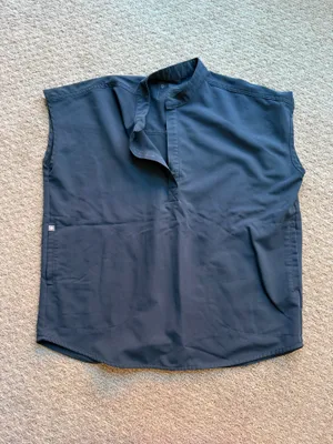 FIGS Scrub Top thumbnail 3