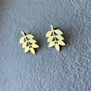 Gold leaf earrings thumbnail 2