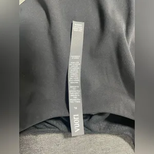 NWT Vuori Daily Crop Size XL thumbnail 6