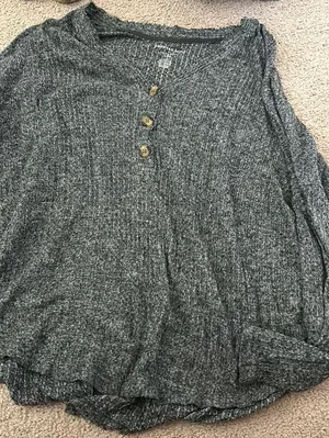 American Eagle Outfitters Sweater thumbnail 1