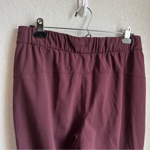 Lululemon On the Fly Jogger 28” Cassis thumbnail 8