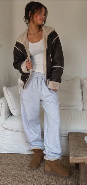 UGG | Mini Bailey Button ll Chestnut  Boots | 6 thumbnail 1
