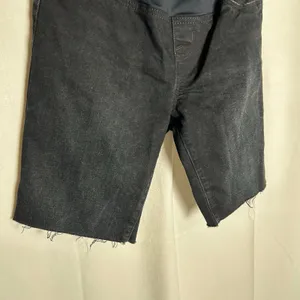 Isabel Maternity Raw Hem Full Belly Panel Dark Wash Bermuda‎ Jean Shorts Size 2 thumbnail 5