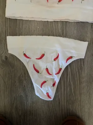 Pretty Little Thing Chili Pepper Set thumbnail 3