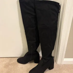 Black Knee-High Suede Boots Kelly&Katie Women’s size 7.5 thumbnail 2