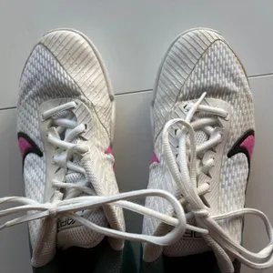 Nike Court Air Zoom Vapor‎ Pro Women Size 8.5 White Green Pink Tennis Shoes thumbnail 3