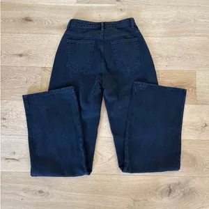 PrettyLittleThing - Denim Cargo Jeans Tall in Black thumbnail 4