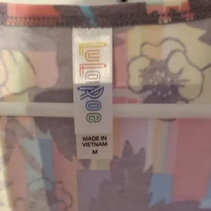 LuLaRoe Floral Print Women's Top thumbnail 2