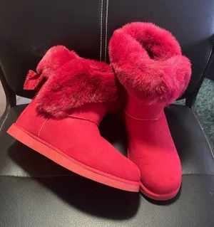 New 🎉 Juicy Couture Women's Cozy Faux-Fur Winter Boots Red Size 7 1/2 thumbnail 1