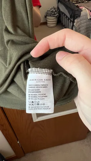 American Eagle V-Neck Soft & Sexy Tee thumbnail 3
