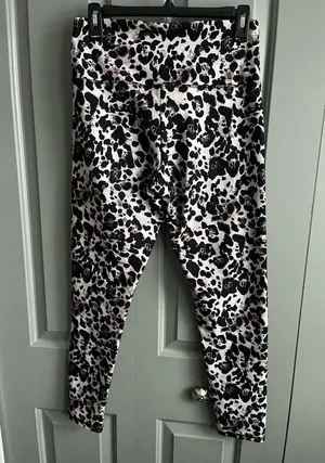 Balance Collection aka Marika High Rise Tummy Control Legging Sz L Leopard Print thumbnail 2