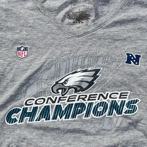 Women’s NFL Proline Small Gray Philadelphia Eagles V Neck Tee Shirt thumbnail 2