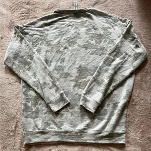 Athleta Balance Light Gray Camo Pullover Sweatshirt Size‎ XS thumbnail 6