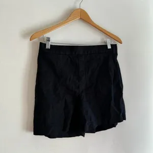 Banana republic black linen trouser shorts thumbnail 4
