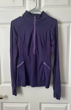 Lululemon Run Wild Pullover Women's Size 6 Purple Plum 1/2 Zip Thumbholes thumbnail 1