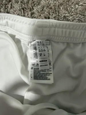 Adidas shorts thumbnail 2