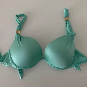 Victoria's Secret Pushup Bikini thumbnail 1