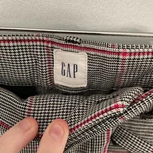 Gap Womens Pants Signature Skinny Ankle Glen Plaid Gray Red Size 4 thumbnail 5