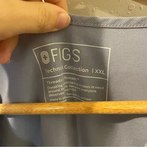 FIGS Catarina Scrub Top in Cool Blue thumbnail 9