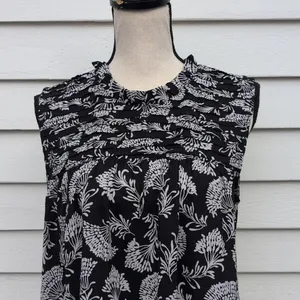 Loft Sleeveless Loose Fit Black and White Floral Top thumbnail 2