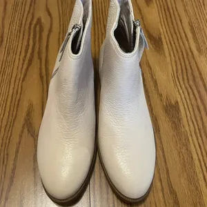 J. Crew Frankie Tumbled Leather Ankle Booties Beige Women’s Size 8 thumbnail 2