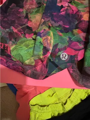 Lululemon thumbnail 3