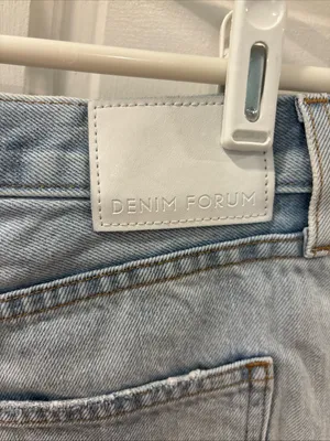 Aritzia Denim Forum Women’s Farrah Hi-Rise Wide Leg Jeans Size 28 Light Wash EUC thumbnail 9