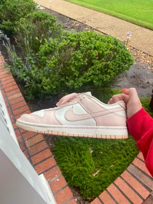 Nike Women’s Dunk Low Sneakers thumbnail 3