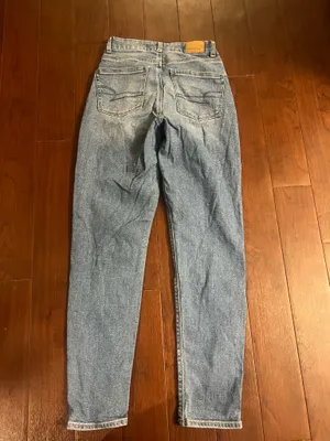 American Eagle Mom Jeans thumbnail 2