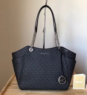Michael Kors Purse thumbnail 1